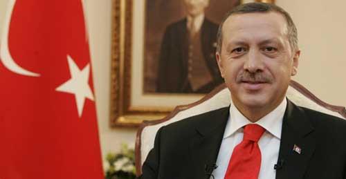 YEN ANAYASA HEMEN MD  Cumhurbakan Erdoan'n da sk sk 400 milletvekillii isteyerek ar yapt yeni anayasaya aratrmadan yzde 72.2'lik "Evet", "Hayr" oran ise yzde 27.8 kt.