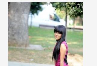 ktisat fakltesinden mezun olduktan sonra yetinmeyip Amerika&#8217;da ekonomi yksek lisans yapan Burin Abdullah, oyunculuk kariyerinde emin admlarla ilerliyor.