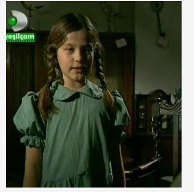 Yllar nce yaynlanan &#8216;vey Baba&#8217; dizisinin kk oyuncusu Lamia, yani Burin Abdullah, imdi 25 yanda ve ok gzel bir gen kz..