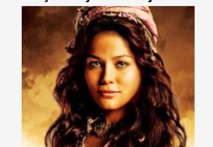 emsi nkaya, Betl Aolu, Tunca Ynder gibi tecrbeli yldzlarla birlikte kamera karsna geiyordu Abdullah.Marmara niversitesi ngilizce ktisat blmn bitiren Burin Abdullah daha sonra Beinci Boyut, Byk Buluma, Kara nci, Kollama gibi yapmlarda oynad.