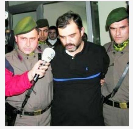 Ancak son yllarda ad, yapt filmlerle deil silah kaakl ve uyuturucuyla anlmaya balad. nce evinde uyuturucu bulundu. Ardndan polisle atmaya girdi.