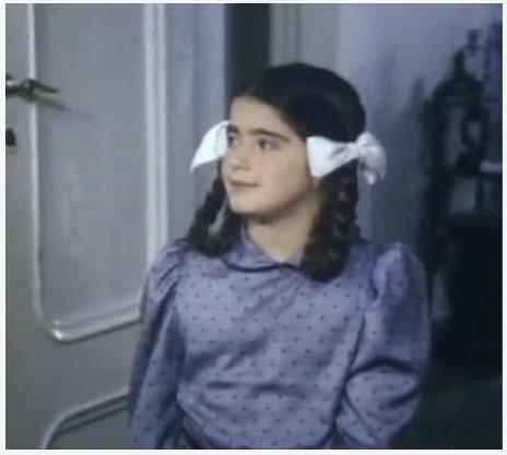 1980'lerin sonunda Bulgaristan'da Trklere ynelik basklar konu alan Yeniden Domak'taki rol hretini pekitirdi.