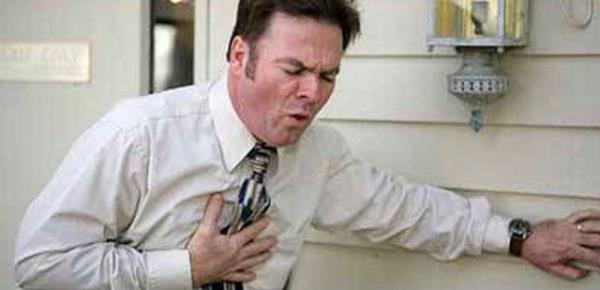 Yalnzken kalp krizi geirme durumunda, iddetli ekilde ksrmeye balayn.Kriz iddetini drerek en az hasarla kurtulmanz salayacaktr