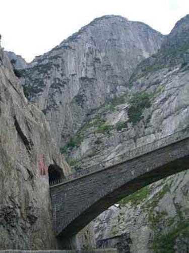 Dnyann en uzun karayolu tneli (St.Gotthard &#8211; svire &#8211; 16.4 km)