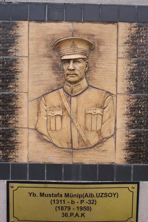 Yarbay Mustafa Mnip UZSOY<br>    36. P.A.K