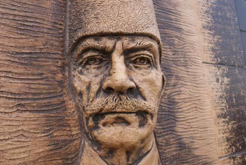 anakkale Boaz'n denizden geemeyeceini anlayan mttefik devletler rotalarn karaya evirmiti..