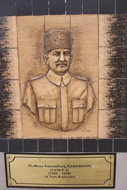 Yzba Musa Kazm KARABEKR  <br>  14. Tm. Komutan