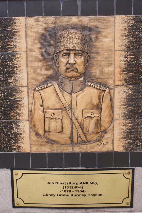 Albay Nihat Anlm    <br>Gney Grubu Kurmay Bakan