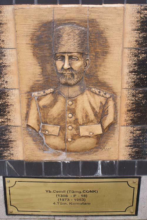 Yzba CEmil CONK  <br>  4.Tm. Komutan