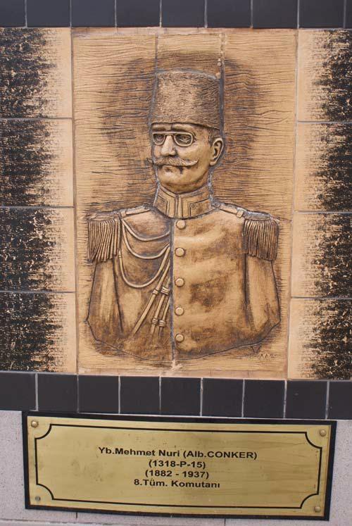 Yzba Mehmet Nuri CONKER  <br>  8.Tm. Komutan