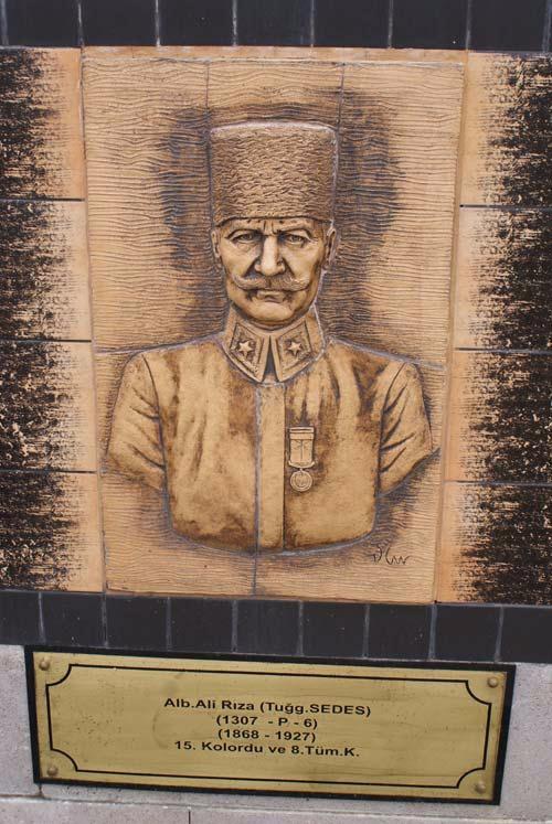 Albay Ali Rza Sedes<br>    15.Kolordu ve 8 Tm K.