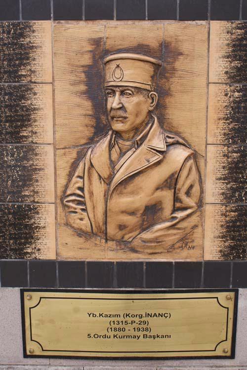 Yarbay Kazm nan  <br>  5.Ordu Kurmay Bakan