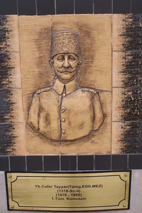 Yzba Cafer Tayyar ELMEZ  <br>  1. Tm Komutan