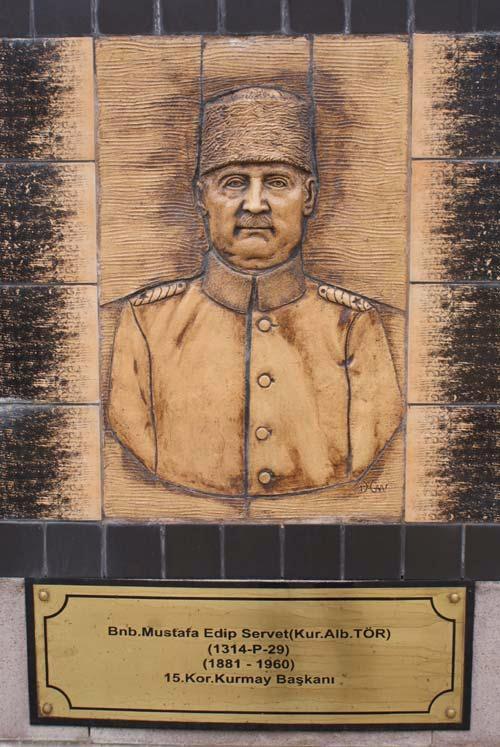 Binba Mustafa Edip Servet  <br>  15.Kor. Kurmay Bakan