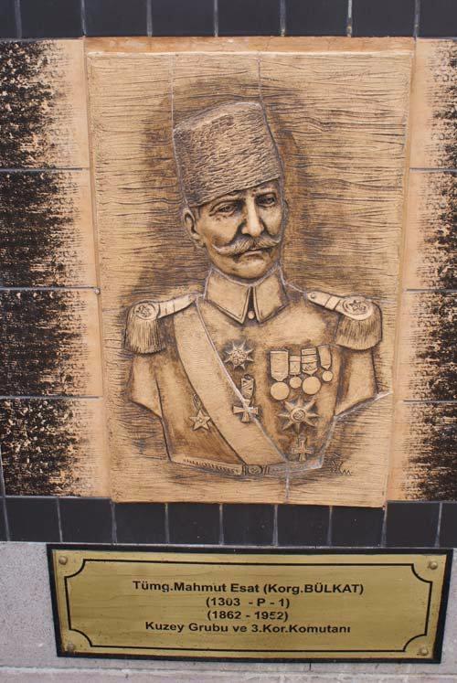 Tmgeneral Mahmut Esat Blkat  <br>  Kuzey Grubu ve 3.Kor. Komutan