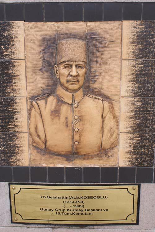 Yzba Selahattin Kseolu  <br>  Gney Grup Kurmay Bakan ve 10.Tm. Komutan