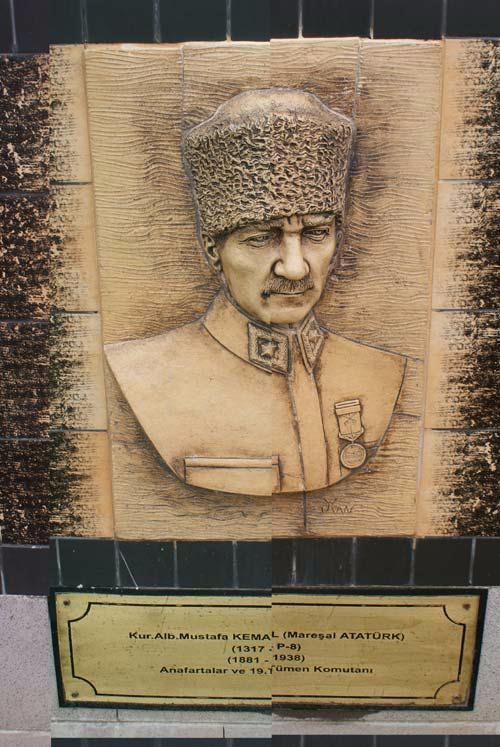 Kurmay Albay Mustafa Kemal Atatrk  <br>  Anafartalar ve 19.Tmen Komutan
