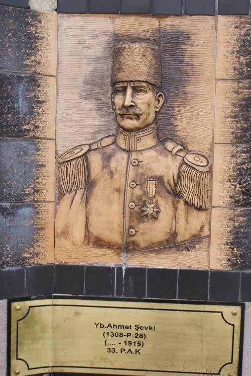 Yarbay Ahmet evki<br>    33. P.A.K