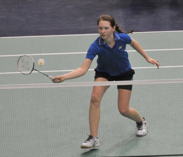 Badminton oynamak - 30 dak - 150 kalori