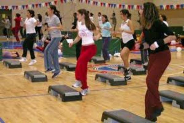 Step yapmak (dk tempoda) - 20 dak - 160 kalori - Step yapmak (yksek tempoda) - 20 dak - 220 kalori