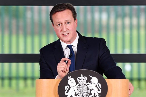 David Cameron  <br>  ngiltere Babakan. Yllk maa 214,8 bin dolar.