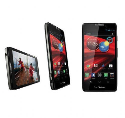 Motorola Droid Maxx - Cihaz 5 in'lik HD ekran ve X8 ilemciye sahip. 3.500mAh'lik pil, Motorola'ya gre 48 saat'lik kullanma izin veriyor. Yine sadece Verizon Wireless'ta satlyor.