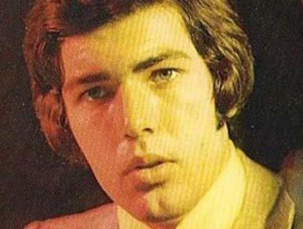 Takvimler 1973 yln gsteriyordu. Mesut Engin, Trk sinemasna bir ok yldz oyuncu armaan eden Ses dergisinin dzenledii yarmay kazanarak Yeilam'a adm att.