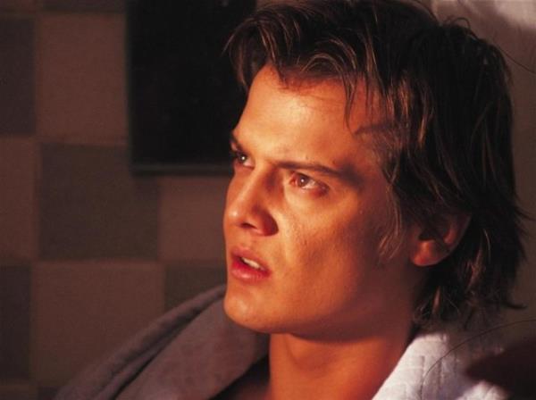 Yakkl oyuncu Arda Kural, geirdii hastalk sonras kabuuna ekilmiti.