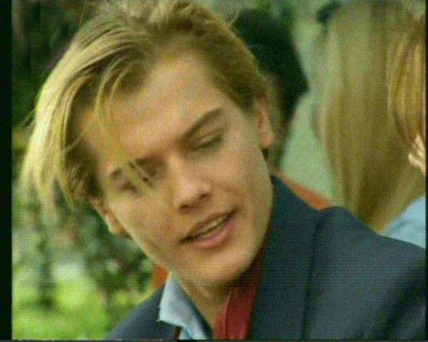 Bir zamanlar yerli Leonardo DiCaprio olarak anlan yakkl oyuncu Arda Kural geirdii zor gnler ve bunalmlar ile gndeme gelmiti.