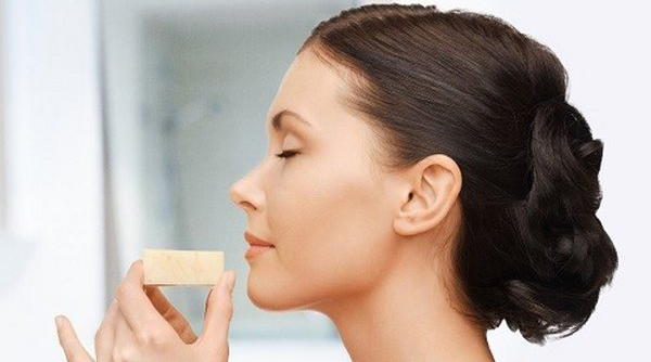 <p><b>Meyan K&ouml;k&uuml; Sabunu: </b>Vitiligo, sedef, beh&ccedil;et, kanser ve l&ouml;semi hastalarnda kullanlr.</p> <p>&nbsp;</p>