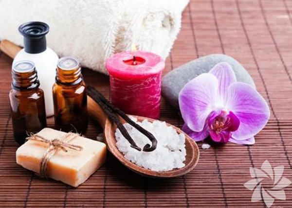 <p><b>Orkide Sabunu: </b>Derin krklklarn giderilmesine yardmc olur. P&uuml;r&uuml;zs&uuml;z parlak bir cilt olumasn salar.</p>