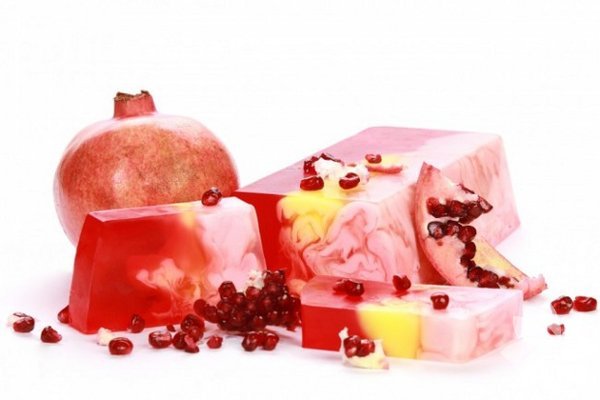 <p><b>Nar Sabunu: </b>Yall tersine &ccedil;eviren, cilt besleyici ve sklatrc.</p>.