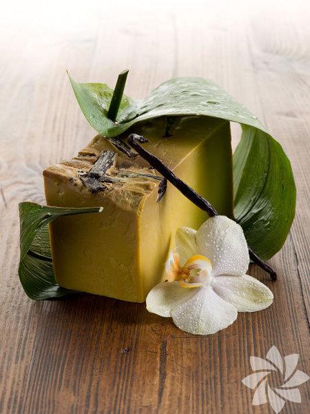 <p><b>Vanilya Sabunu: </b>Cilde canllk kazandrr. Y&uuml;z bakm sabunudur. Akne ve sivilcelerde de tavsiye edilir.</p>