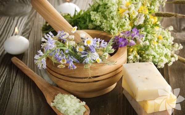 <p><b>ncir Sabunu: </b>Peeling etkisiyle mat ciltleri yeniler, h&uuml;cre geliimini destekler.</p>