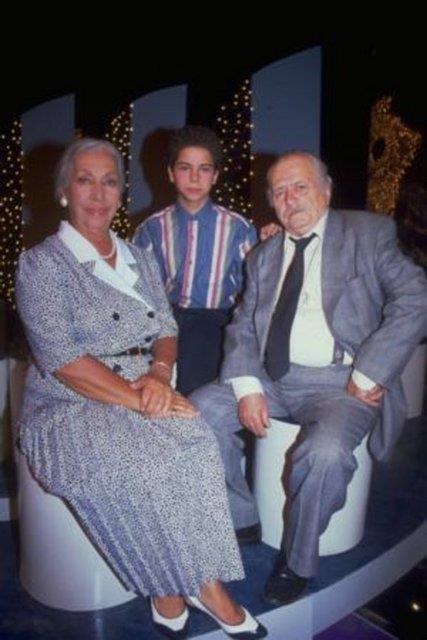 ATILAY ULUIIK(AL)<br>  Atlay Uluk, diziye 11 yanda bir ocuk olarak balad.