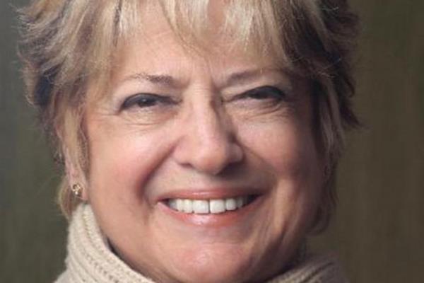 Dizide Nimet karakterini canlandran , 72 yanda kalp krizi nedeniyle vefat etti.