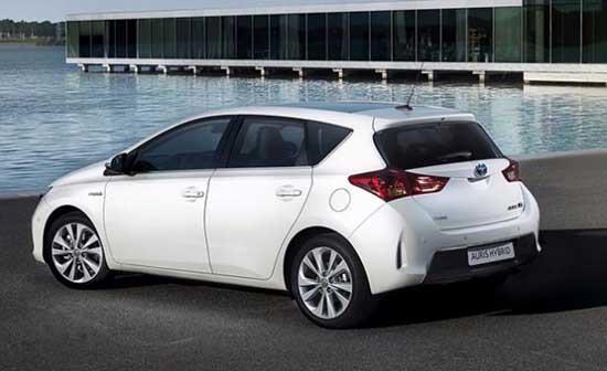 Toyota Auris 1.4 D 90 HP Dizel Ortalama yakt tketimi 100 kilometrede 4.6 litre