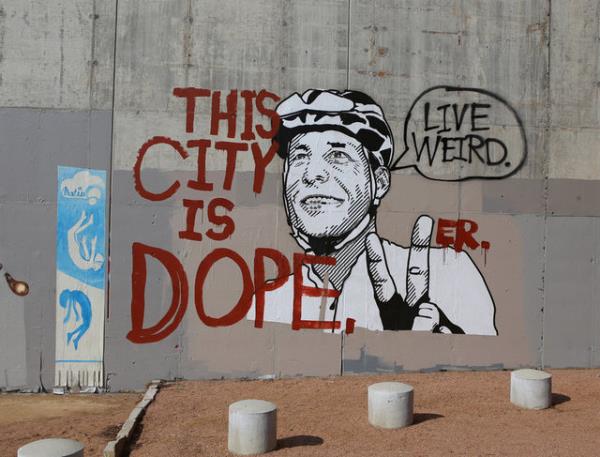 "This City is Dope" [Bu ehir Manyak] Live Weird (Garip yaayn). Austin, Texas, ABD.