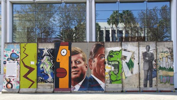 Berlin Duvar, duvarn Los Angeles, ABD'deki on paras.