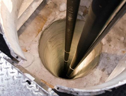 IceCube Neutrino Observatory bilinen gzlemevlerinden ok farkl. O, ntrinolar olarak adlandrlan ve k hzyla Dnya'dan geen yakalanmas zor atom alt paracklar gzlemlemekle grevli Gney Kutbu'ndaki dev bir teleskop.  <br>  Bu yzden de bilim insanlar, bir ntrinonun buzun molekllerini oluturan atomlardan biriyle arpmas eklindeki nadir durumu izleyebilmek iin buzu kullanyor.