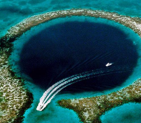 Orta Amerika lkelerinden Belize aklarnda bulunan "Byk Mavi ukur" gezegenin en iyi dal noktas saylyor.