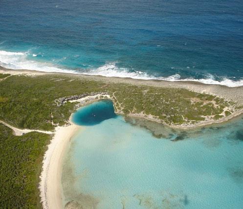 BYK MAV UKUR / BAHAMALAR  <br>  Dnyann en derin sualt ukurlarndan biri olan Bahamalar'daki Mavi ukur (Dean's Blue Hole) 7 bin 300 metrekarelik koy ve 202 metre derinliinde...