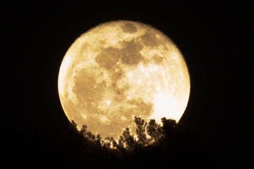 Dolunay zamanlarnda tartlrsanz daha hafif karsnz.