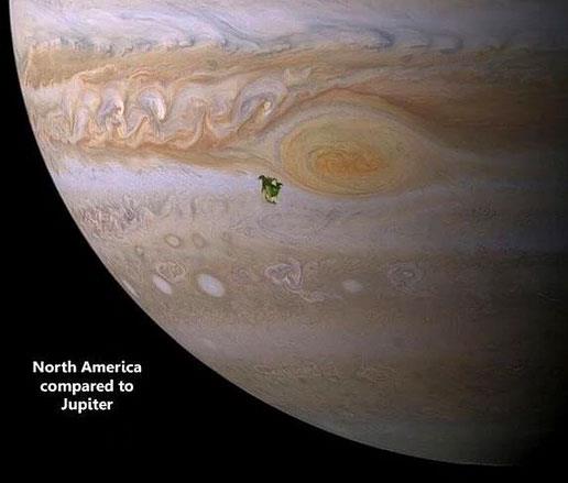 u leke gibi grnen yeilimsi nokta Jupiter zerinde Kuzey Amerika'nn kaplad yer.