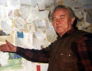 Ancak daha sonra Karatay, kendisini evlatlktan reddeden babas Orhan Bey'in elini pp onunla bart.