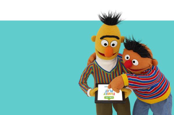 SESAME STREET FAMILY PLAY:   Evde, restoranda veya tatilde ailece oynanabilecek oyunlar. 0-5 ya.
