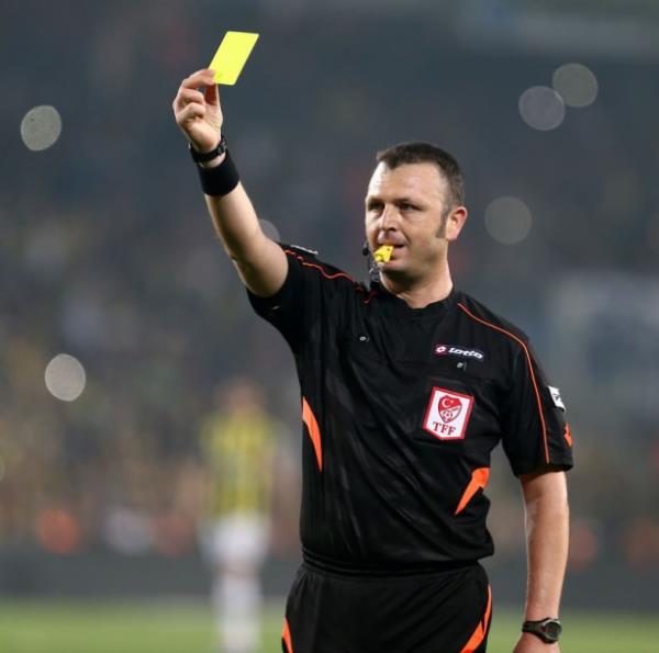 1-0'lk Genlerbirlii yenilgisinden zkalfa'y sorumlu tutan Balkesirspor Bakan Tuna Aktrk'n, 'Ma alkoll ynetti' ikayeti zerine zkalfa'nn ifadesi alnd. Bakana rekor ceza geldi.