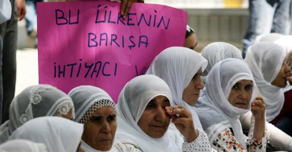 "MLLET RAHATLAMITIR" Trkiye'de zm srecinin balamasnn ardndan bir musibet rzgar estirildiine de dikkati eken Soylu, lkenin imdiye kadar birikmi ne kadar toplumsal sorunlar ve ihtilaflar varsa hepsinin bu dnemde gndeme getirildiini syledi.