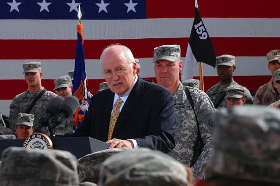 &#8220;Irak halk bizi zgrletiricileri olarak selamlayacak&#8217;&#8217; ABD Bakan Yardmcs Dick Cheney, ABD&#8217;nin Irak&#8217; igalini savurken, 2003