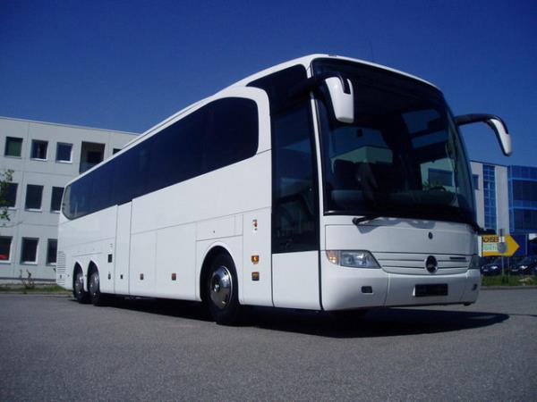 Hatay&#8217;n skenderun lesi&#8217;nde umreye gidecekleri tayacak olan otobsn ofr alkoll kal 3 yl oldu